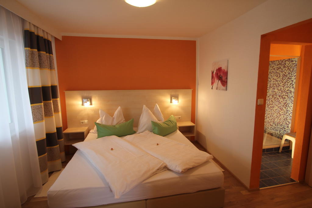 Seepension Neubacher Kg Nussdorf am Attersee Δωμάτιο φωτογραφία